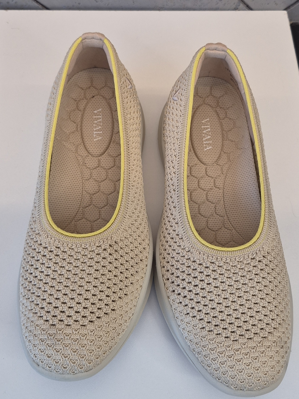 Vionic Women’s Beige Knit Slip-On Flats with Yellow Trim